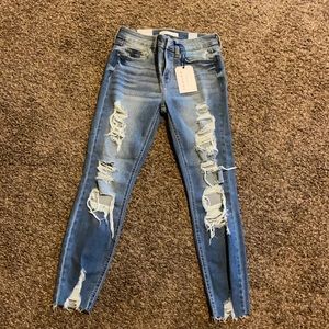 It’s brand eunina size 7 distressed jeans